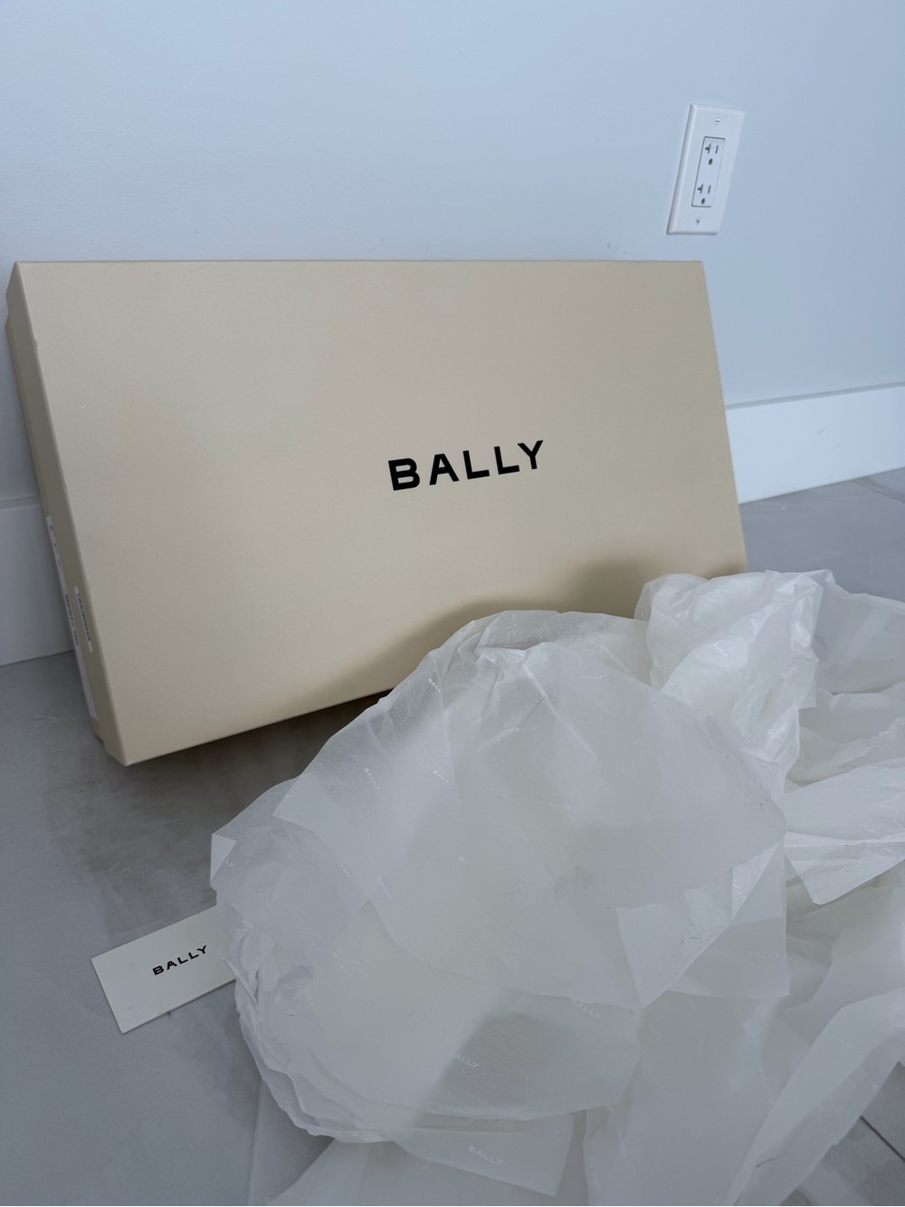 Fabulous Large Bally Women’s Boot Box with Logo Tissue Paper Priced To Sell